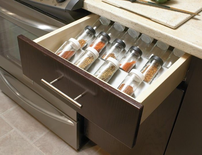 Rolling spice drawer